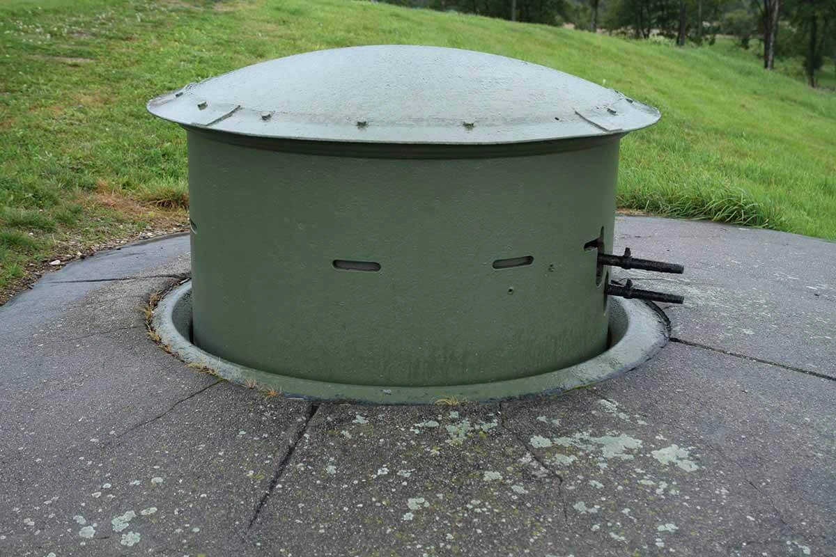 Tourelle d'artillerie rétractable Ligne Maginot